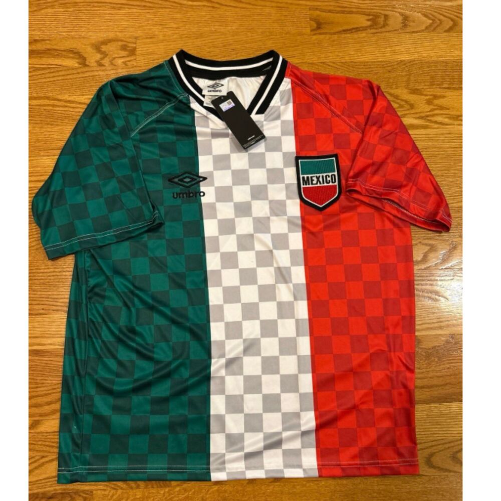 Umbro Mexico Football Jersey M  FIFA World Cup Soccer
